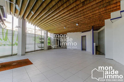 Local commercial - 148 m² - 2 pièces