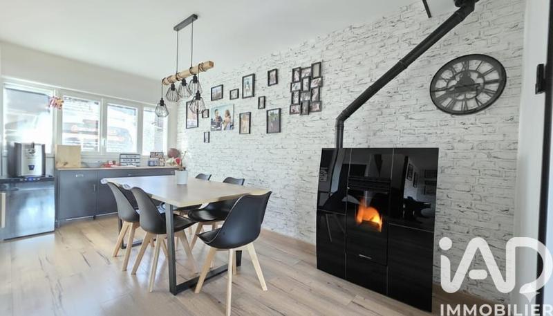 Maison - 92 m² - 5 pièces