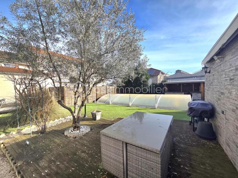 Maison traditionnelle - 210 m² - 6 pièces