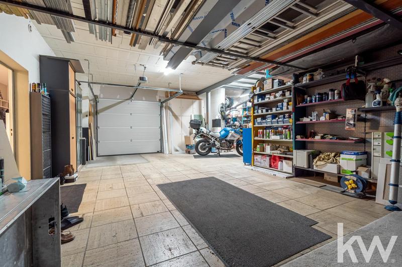 Maison - 437 m² - 8 pièces