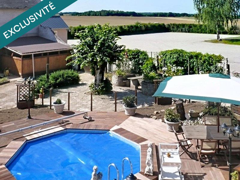 Maison - 963 m² - 16 pièces