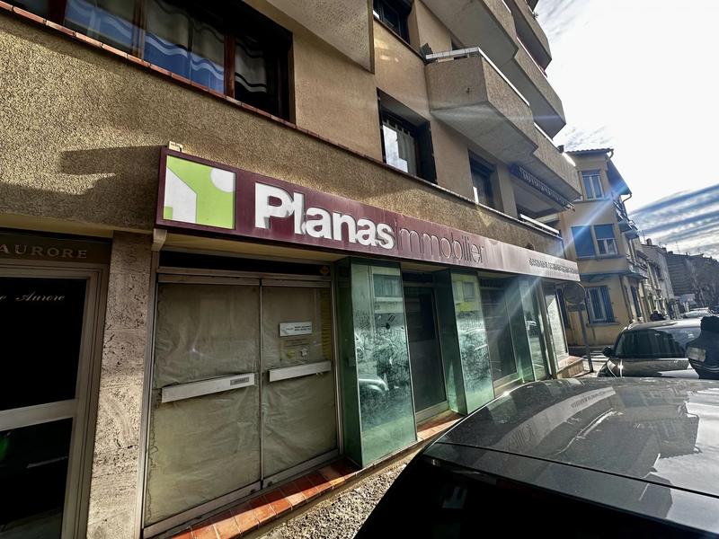 Local commercial - 86 m² - 4 pièces