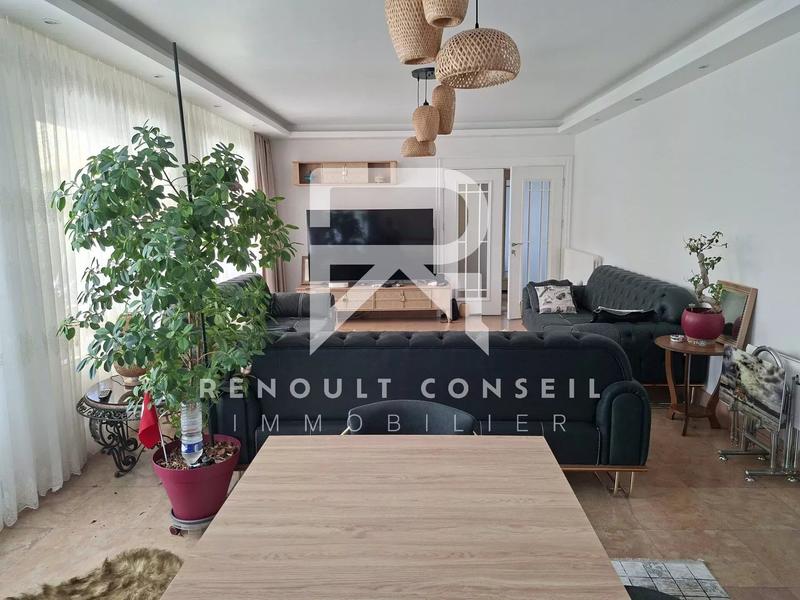 Maison - 221 m² - 9 pièces