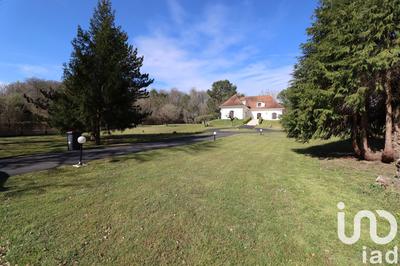 Maison - 240 m² - 6 pièces