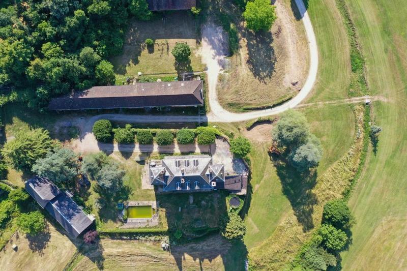 Château - 460 m² - 14 pièces