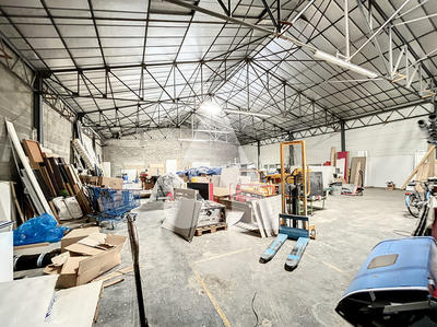 Local d'activité / Entrepôt - 490 m²