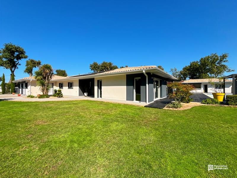 Maison - 180 m² - 6 pièces