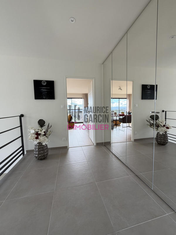 Maison - 180 m² - 6 pièces