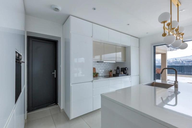 Maison - 142 m² - 6 pièces