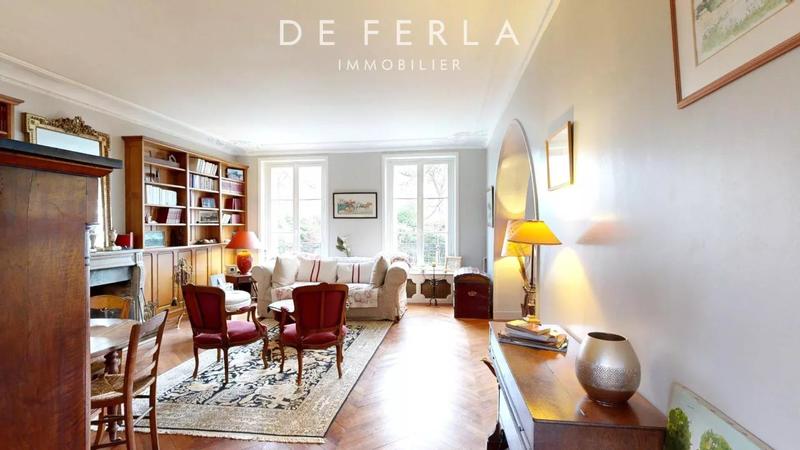 Demeure - 388 m² - 12 pièces