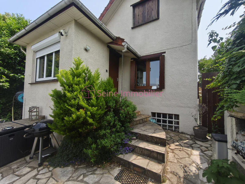 Maison - 110 m² - 4 pièces