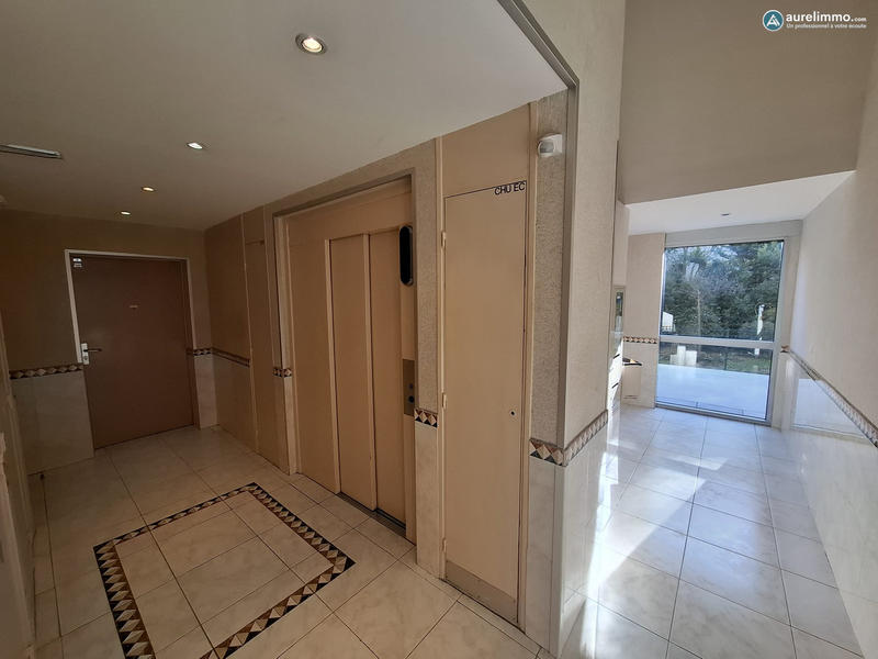 Appartement - 94 m² - 6 pièces