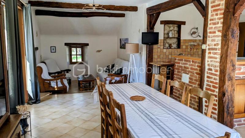 Propriété - 198 m² - 11 pièces