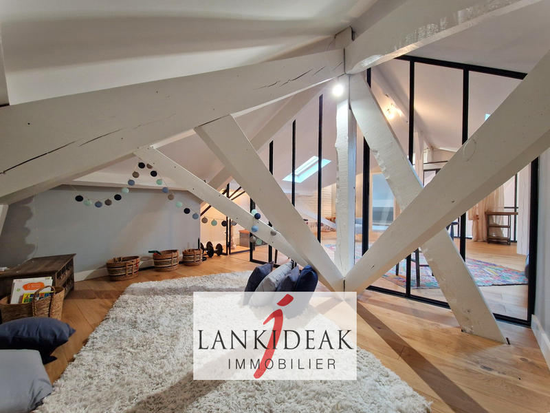 Duplex - 188 m² - 6 pièces