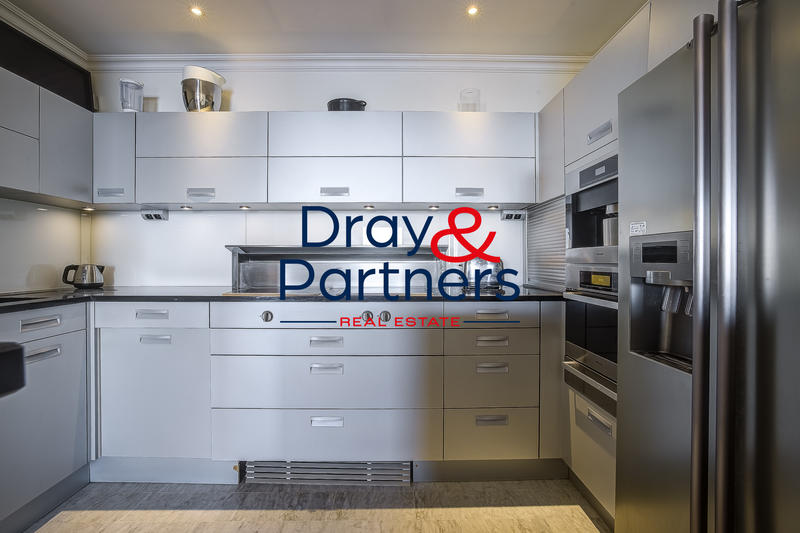 Appartement - 102 m² - 2 pièces