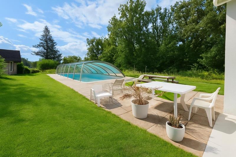 Maison - 220 m² - 9 pièces