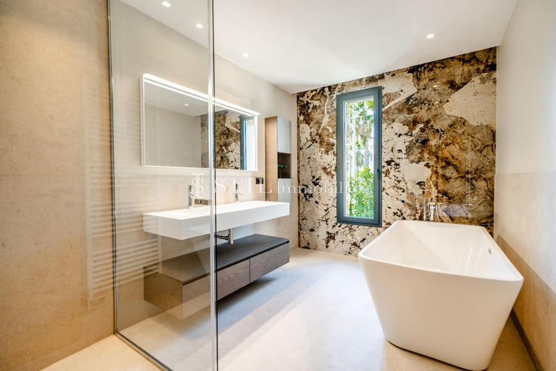 Villa - 350 m² - 7 pièces