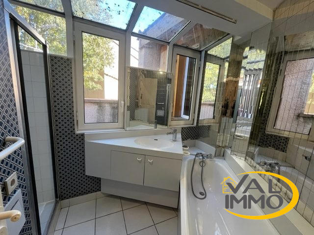 Appartement - 112 m² - 4 pièces