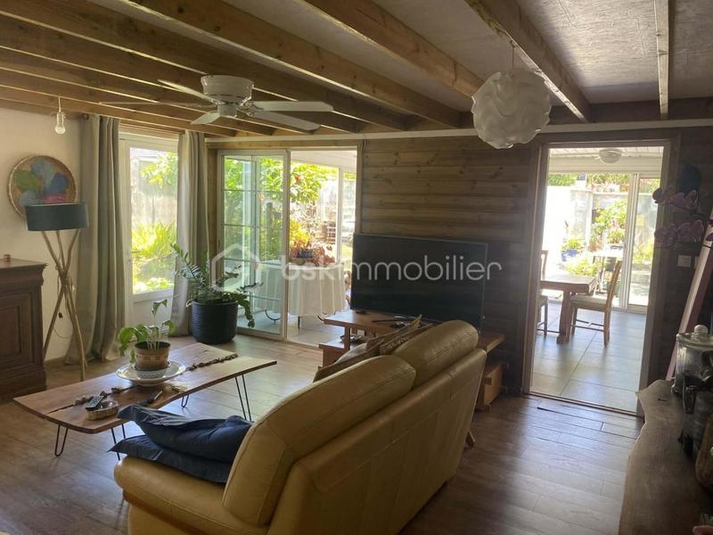 Maison - 650 m² - 3 pièces