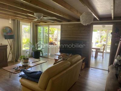 Maison - 650 m² - 3 pièces