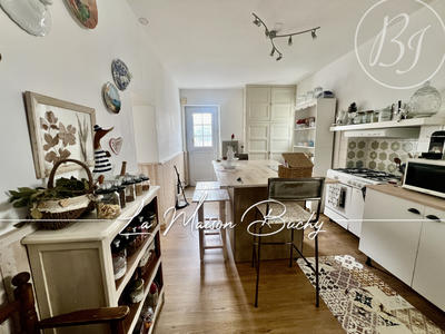 Maison - 88 m² - 4 pièces