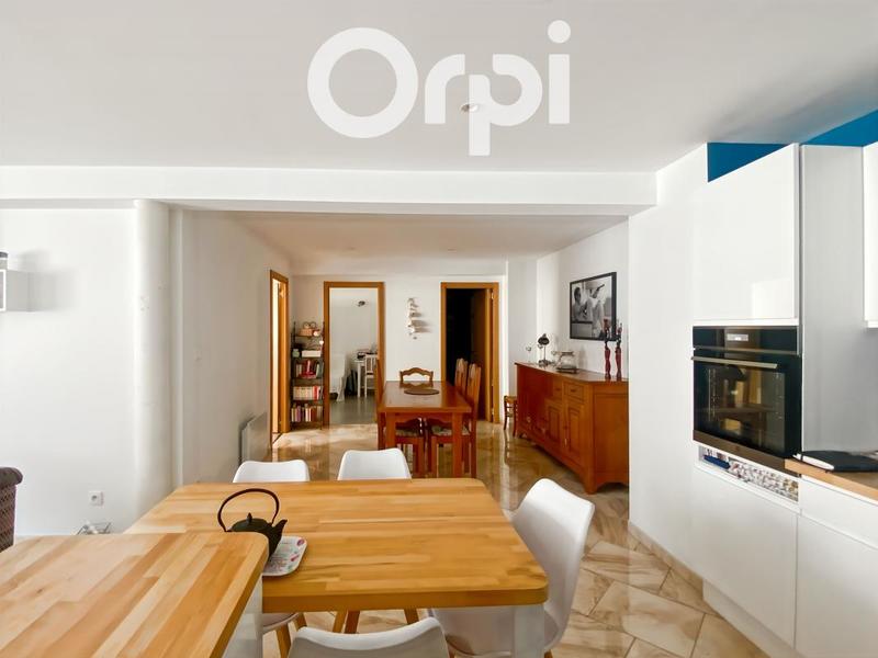 Appartement - 98 m² - 5 pièces