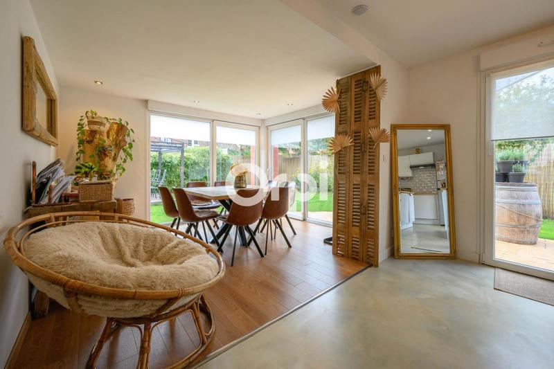 Maison - 93 m² - 4 pièces