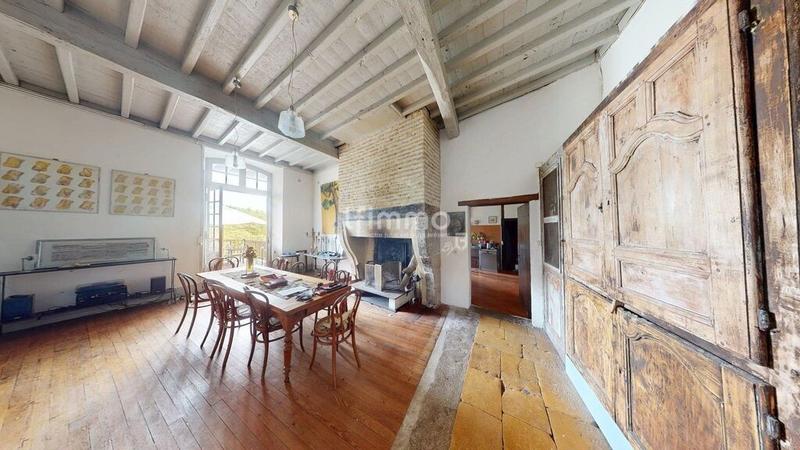 Demeure - 644 m² - 25 pièces