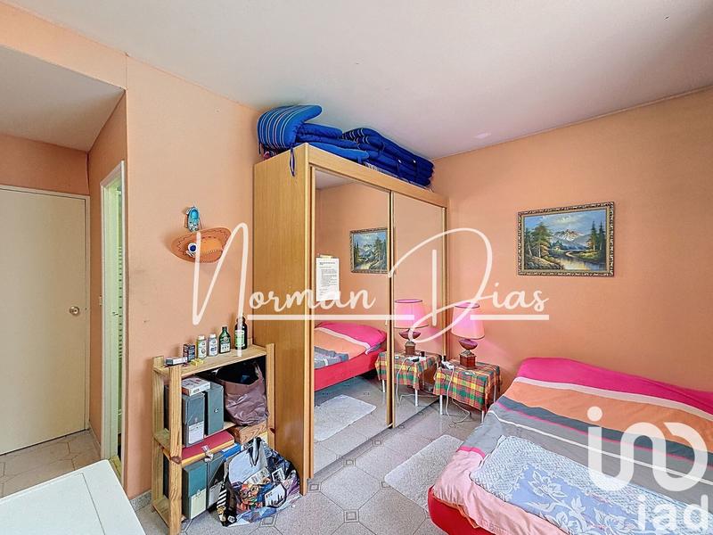 Maison - 238 m² - 9 pièces