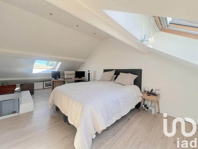 Maison - 214 m² - 8 pièces