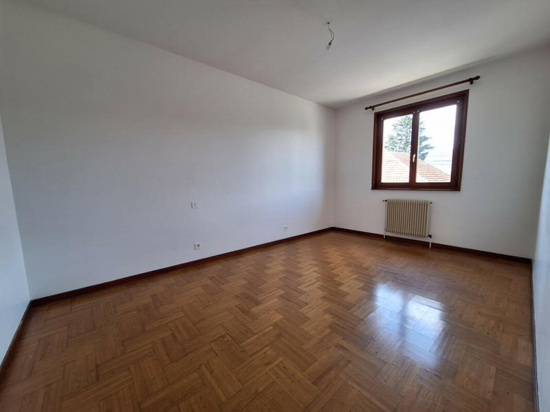 Maison - 166 m² - 9 pièces