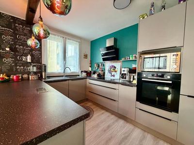 Appartement - 90 m² - 4 pièces