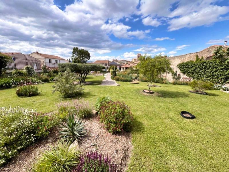 Maison - 303 m² - 6 pièces