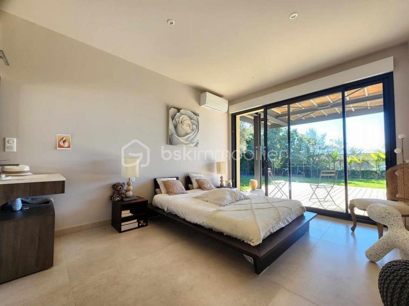 Maison d'architecte - 180 m² - 3 pièces