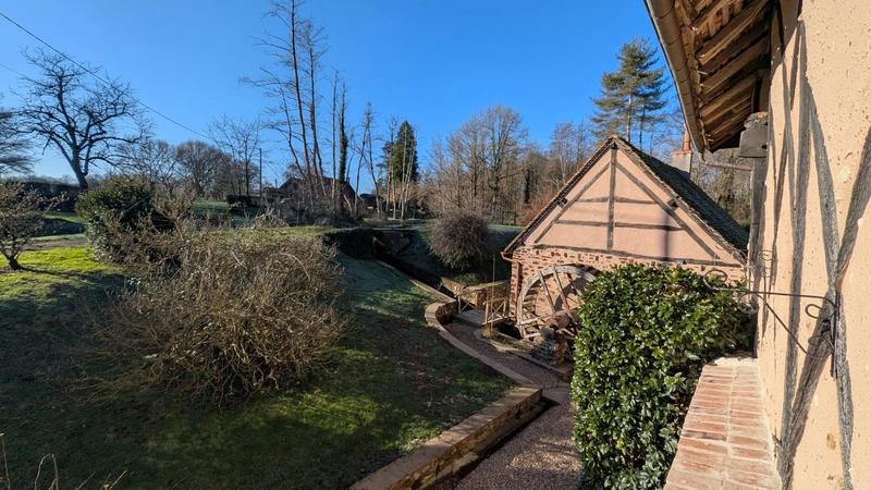 Maison - 370 m² - 10 pièces