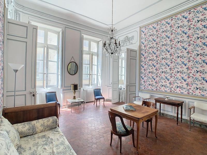 Appartement - 267 m² - 7 pièces