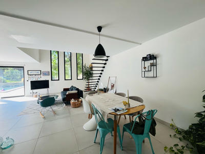 Maison - 135 m² - 5 pièces