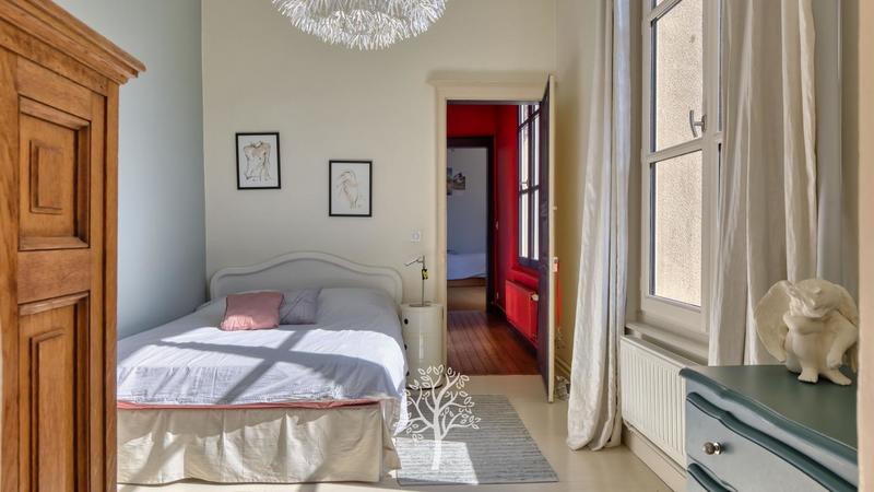 Hôtel particulier - 250 m² - 7 pièces