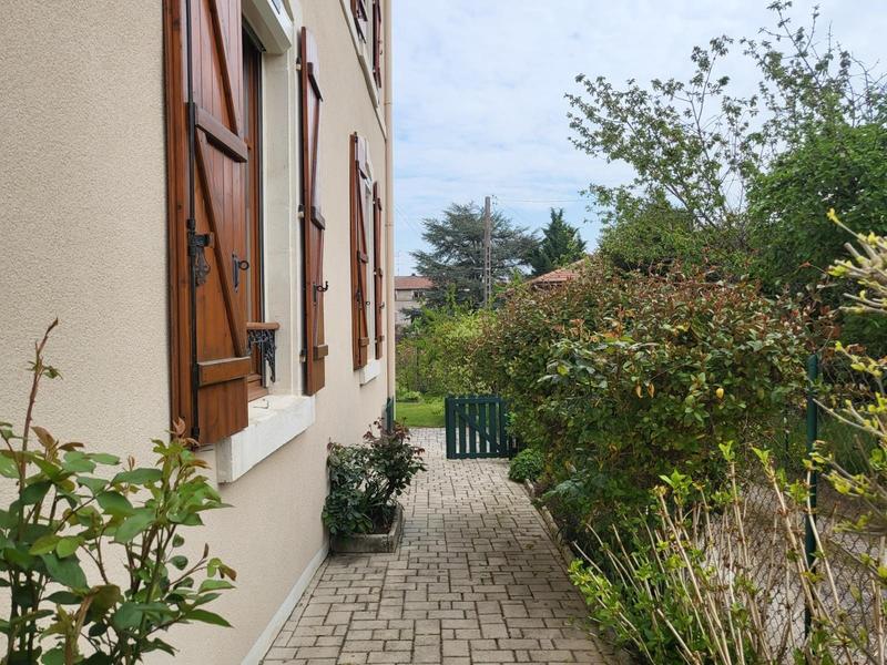 Maison - 198 m² - 9 pièces