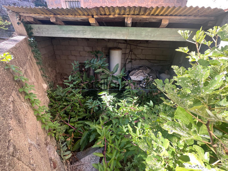 Maison - 250 m² - 8 pièces