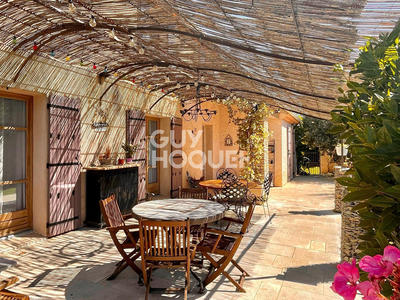 Maison - 320 m² - 9 pièces