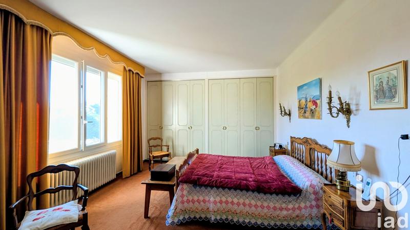 Maison - 242 m² - 7 pièces