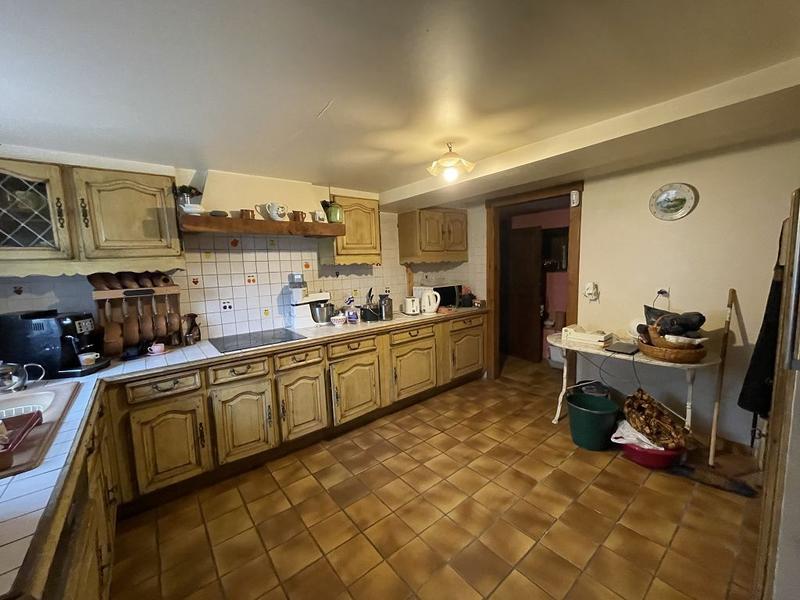 Maison traditionnelle - 251 m² - 6 pièces