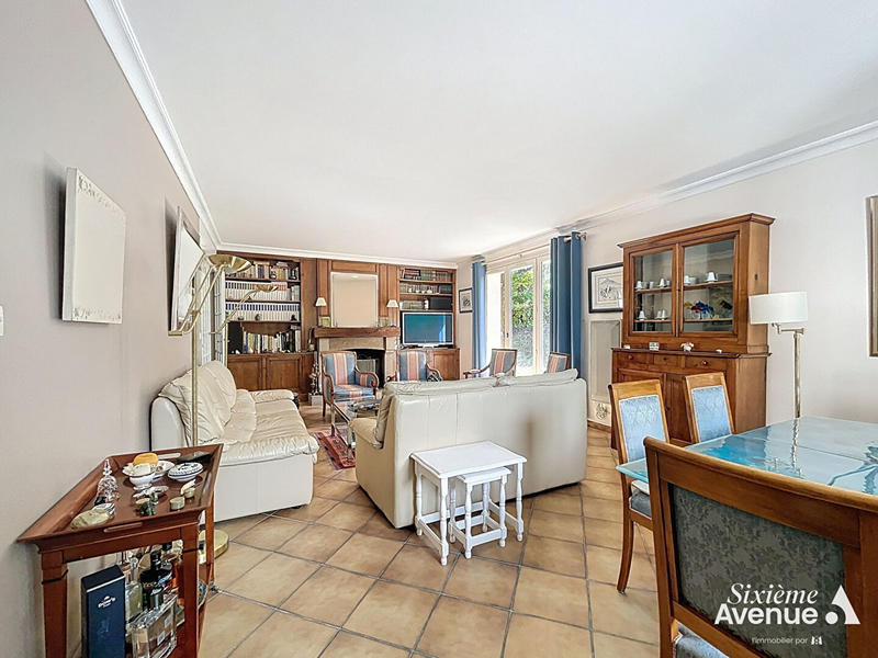 Maison - 186 m² - 8 pièces