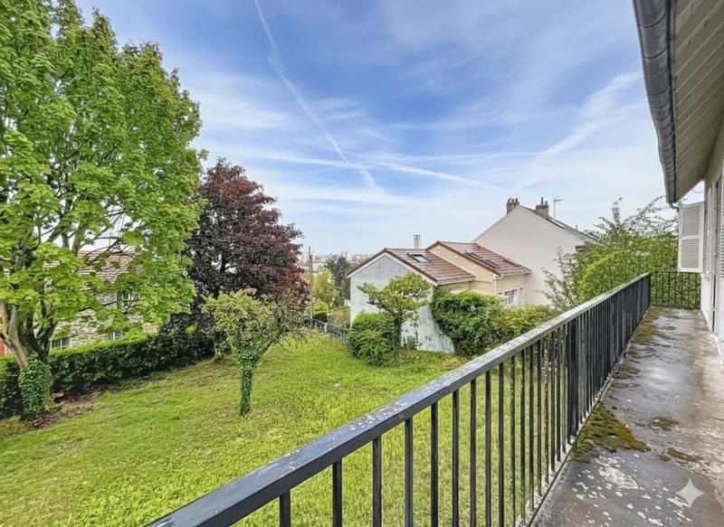 Maison - 232 m² - 9 pièces