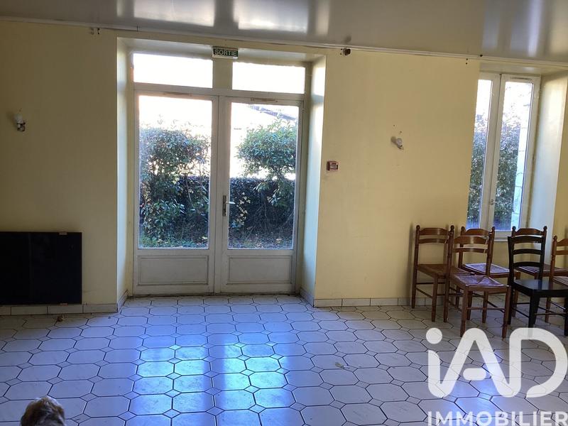 Maison - 600 m² - 8 pièces