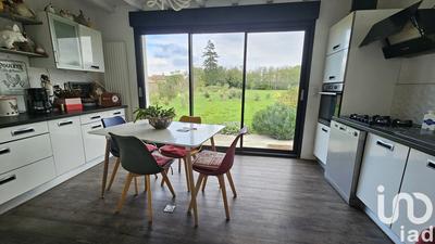 Maison - 225 m² - 9 pièces