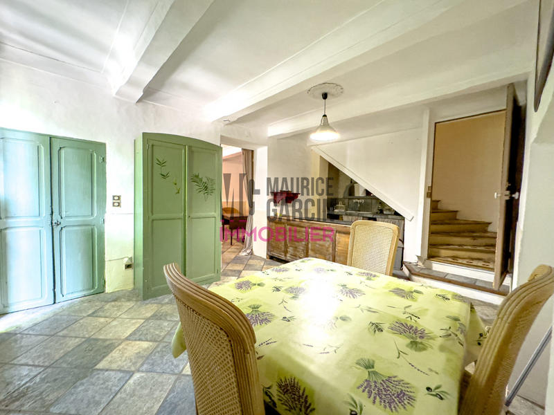 Maison - 215 m² - 6 pièces