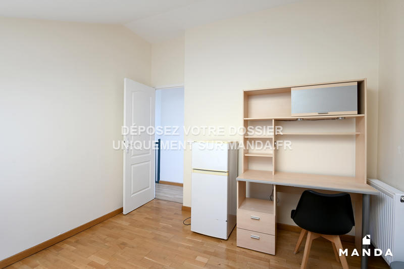 Chambre - 11 m² - 5 pièces