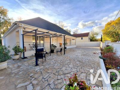 Maison - 195 m² - 6 pièces